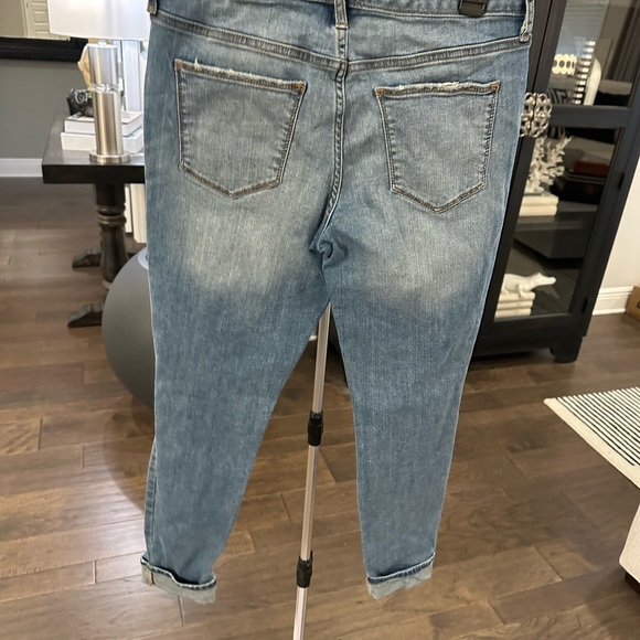 Universal Thread Jeans 10/30R Light Wash Distressed - Picture 5 of 6